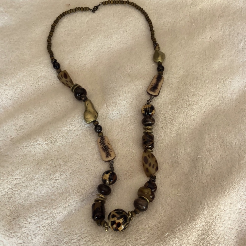 LONG BIG BEADS NECKLACE
